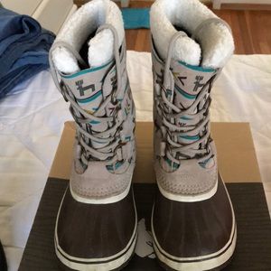 Sorel 1964 Graphic NM Deer Print Waterproof Size 7